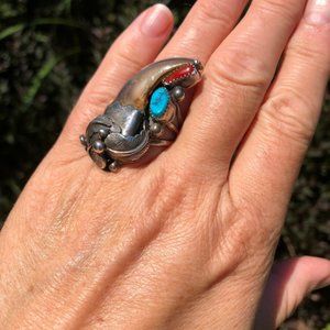 Signed E. Etsitty Native American Bear Claw ring size 8